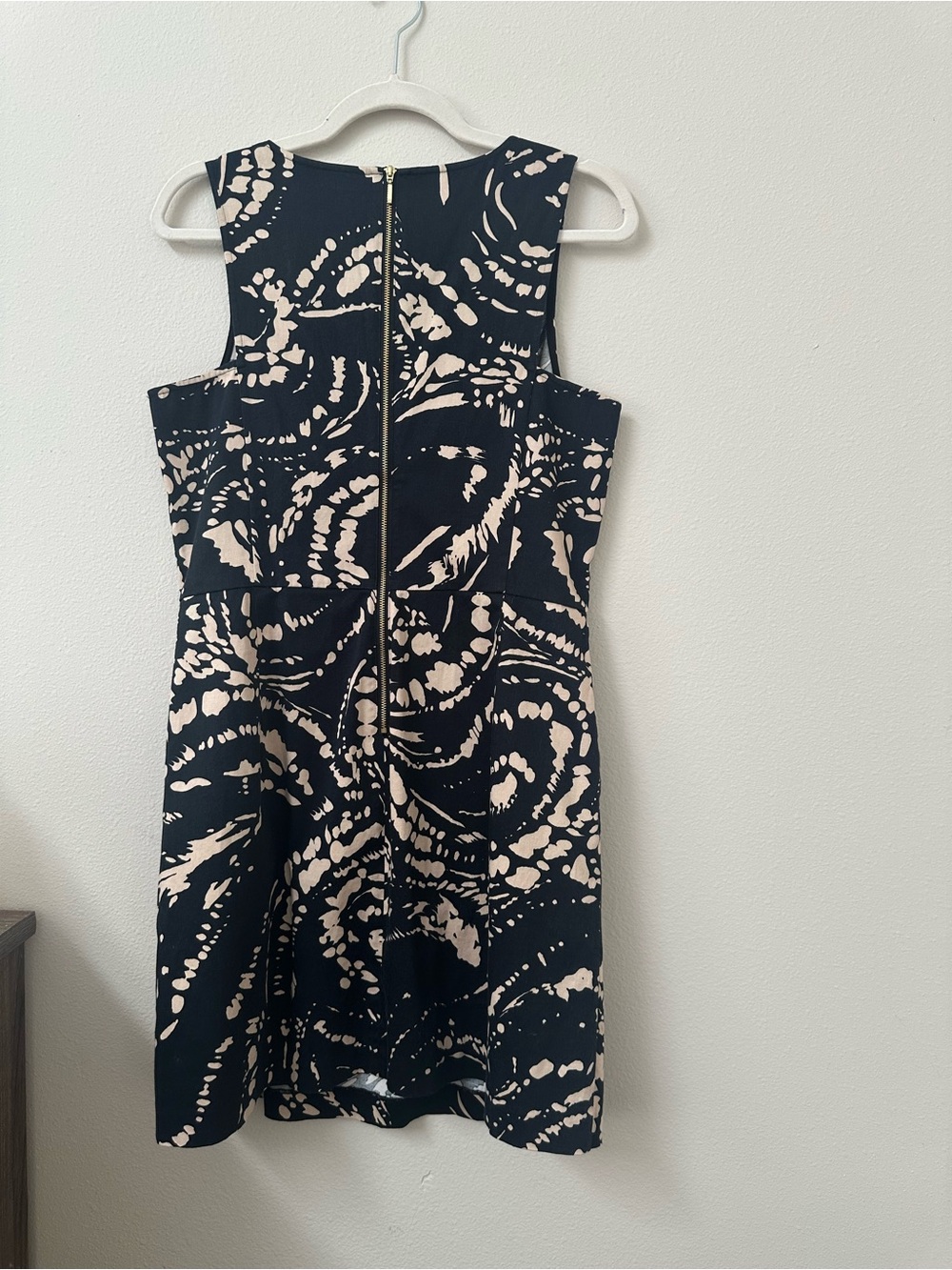 DKNY Dark Navy Blue and Cream Abstract Print Sleeveless Midi Dress
